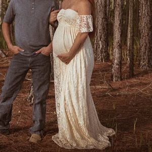 Lace maternity photoshoot dress size small